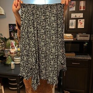 HOLLISTER | Bohemian Flowy Skirt with Elastic Waist